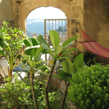 A Naca Villa Ragusa Luaran gambar