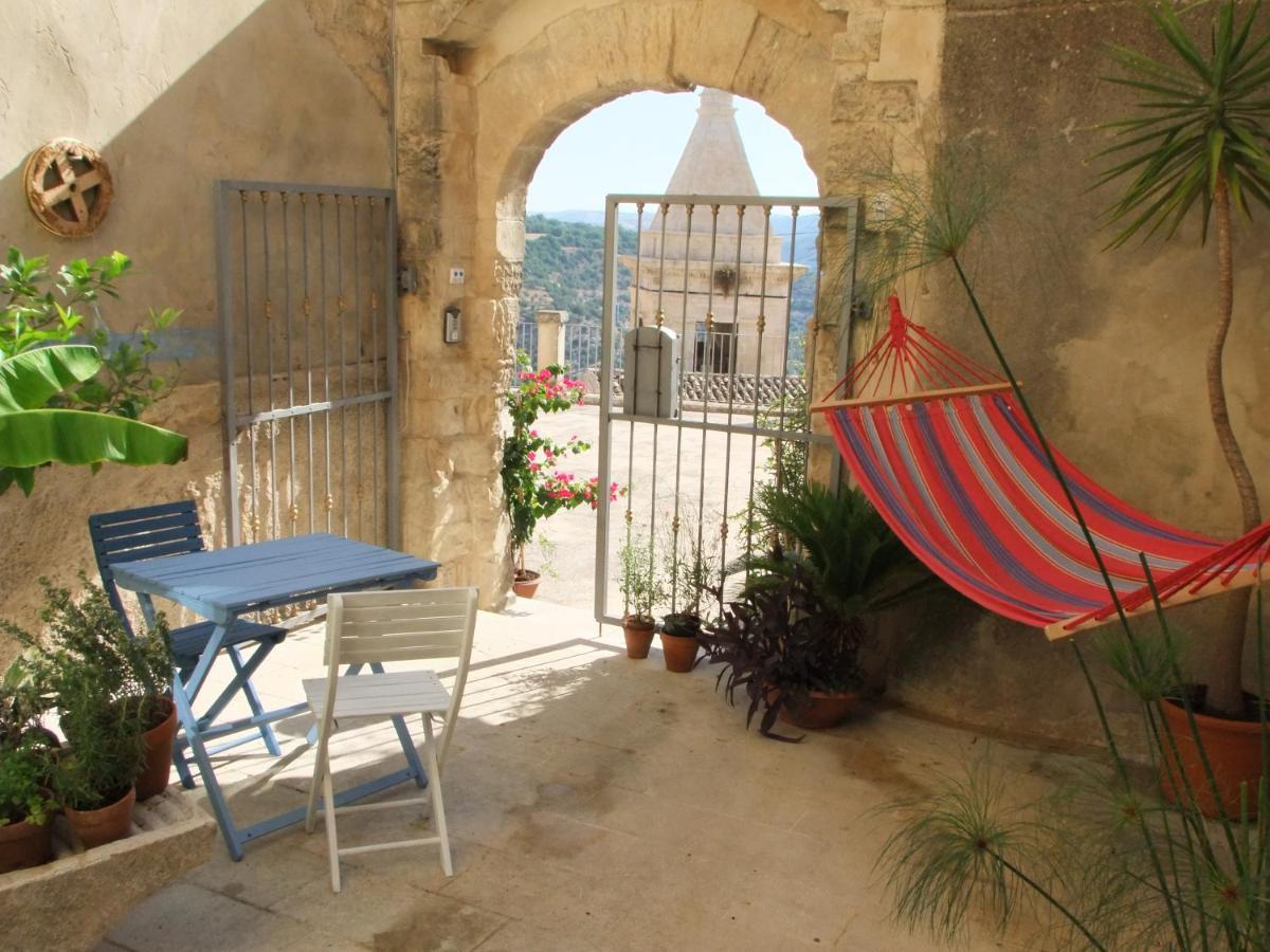 A Naca Villa Ragusa Luaran gambar