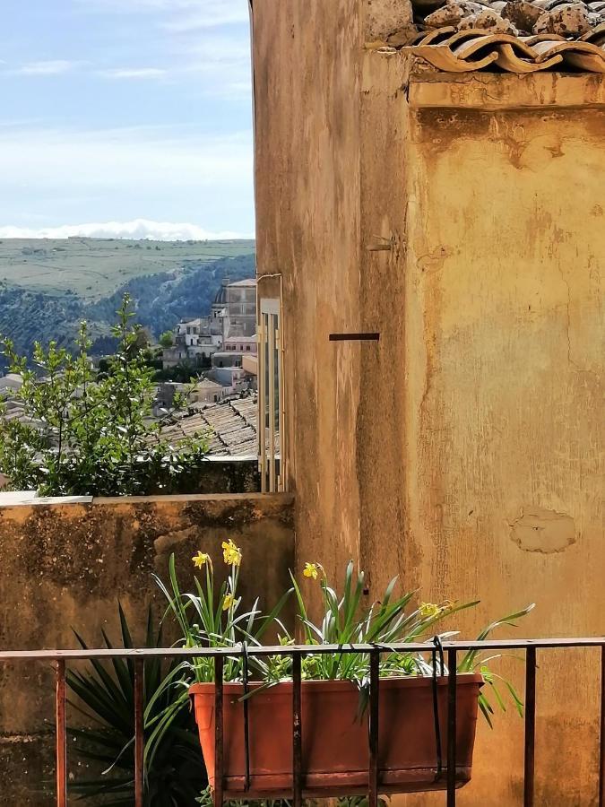 A Naca Villa Ragusa Luaran gambar