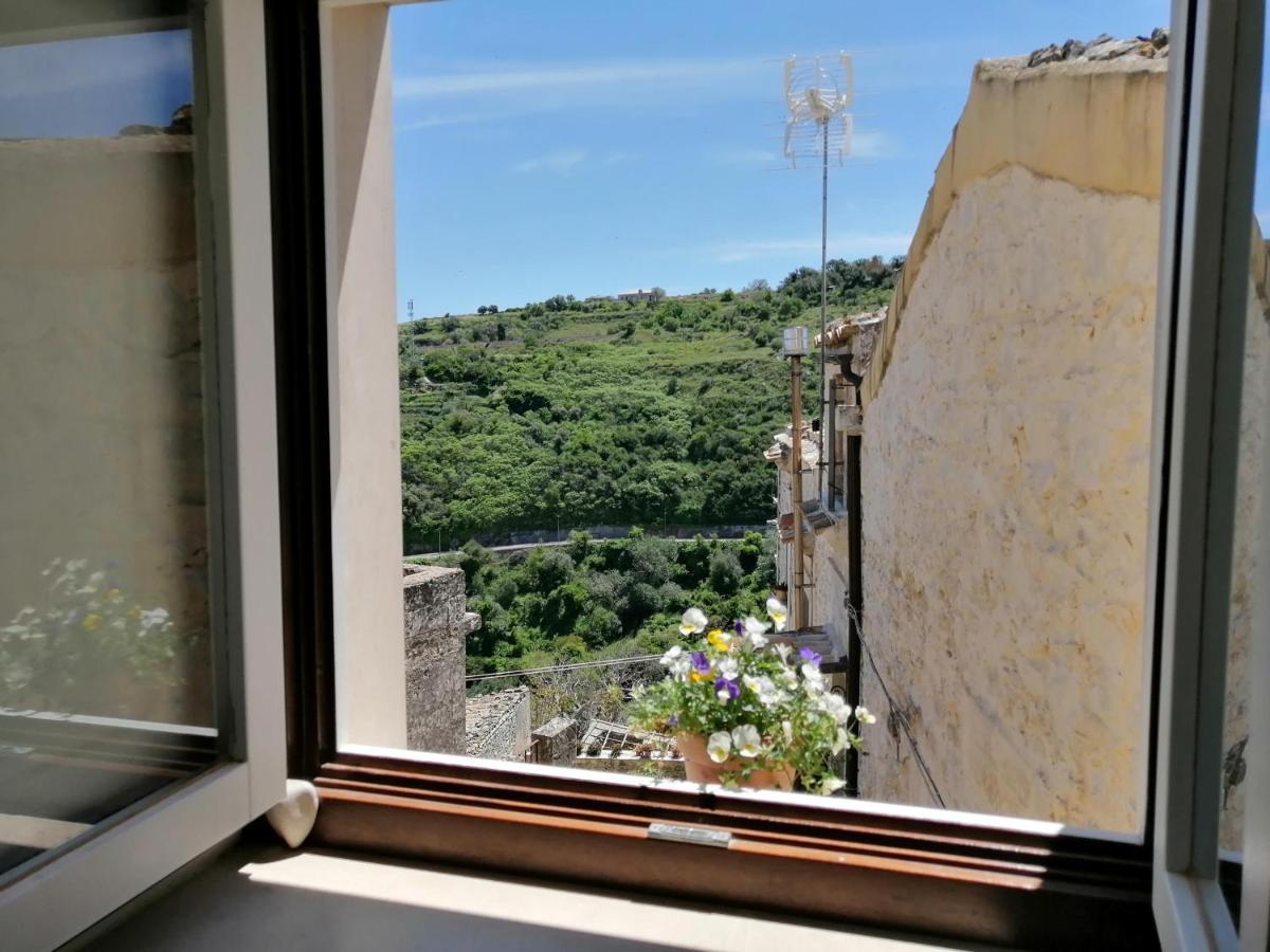 A Naca Villa Ragusa Luaran gambar